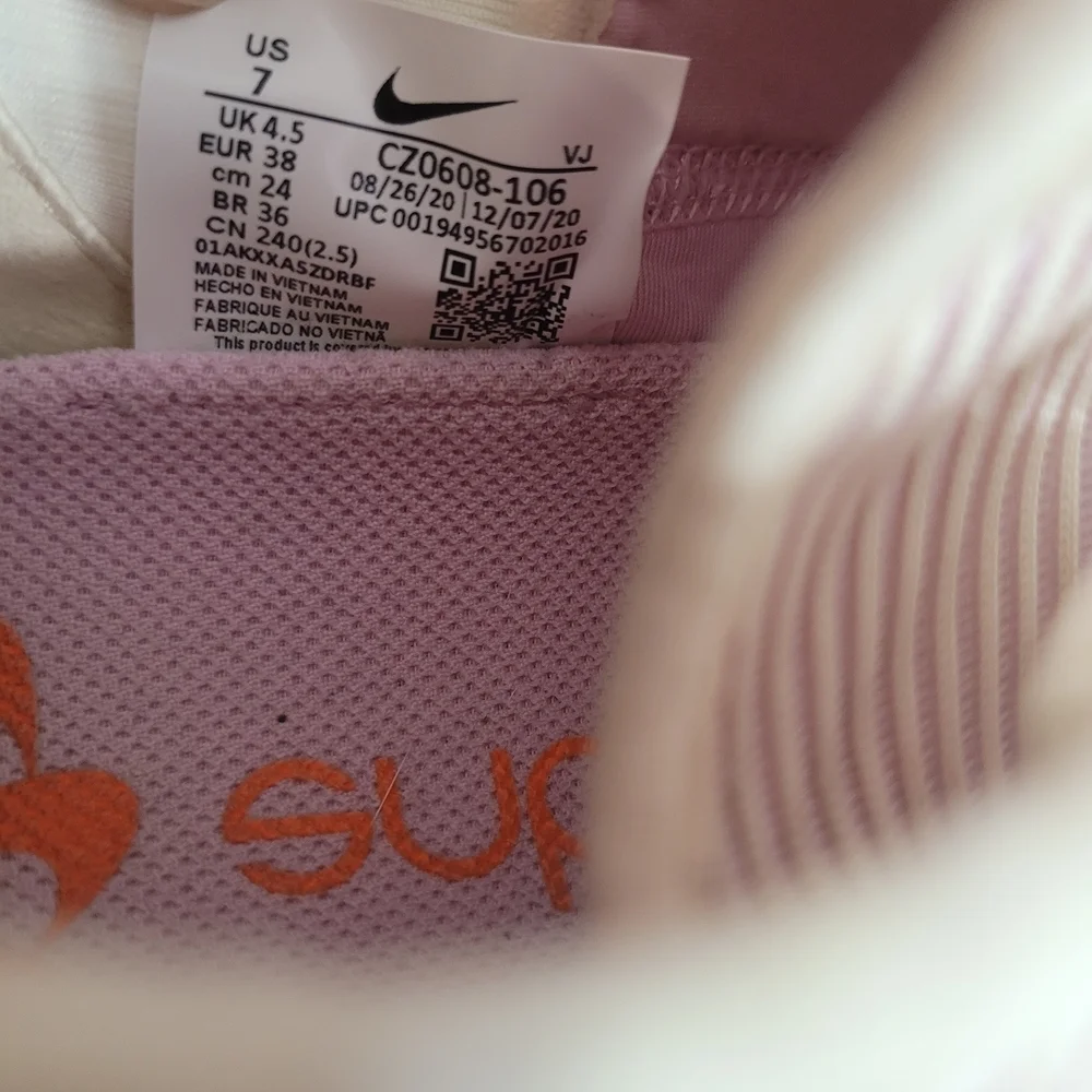 Nike Air Zoom  Women's Cream and Orange Athletic Shoes Size US7/EUR 38